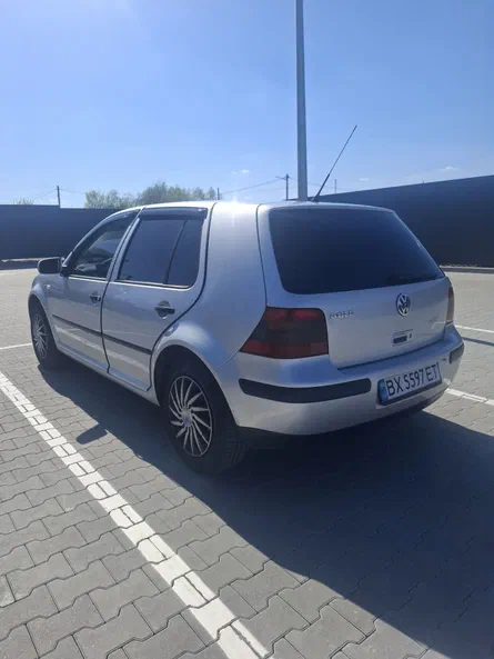 Volkswagen Golf 2002