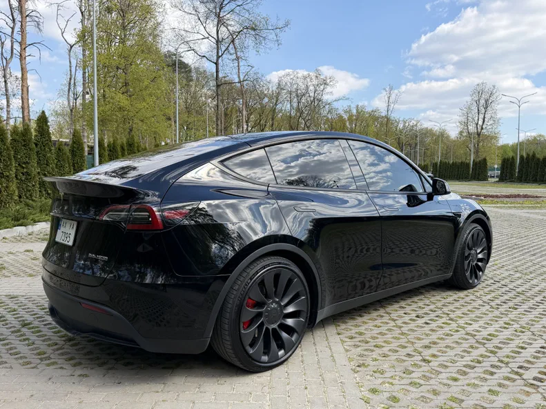 Tesla Model Y 2022