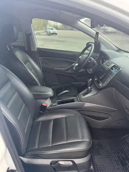 Ford Kuga 2011 - 7