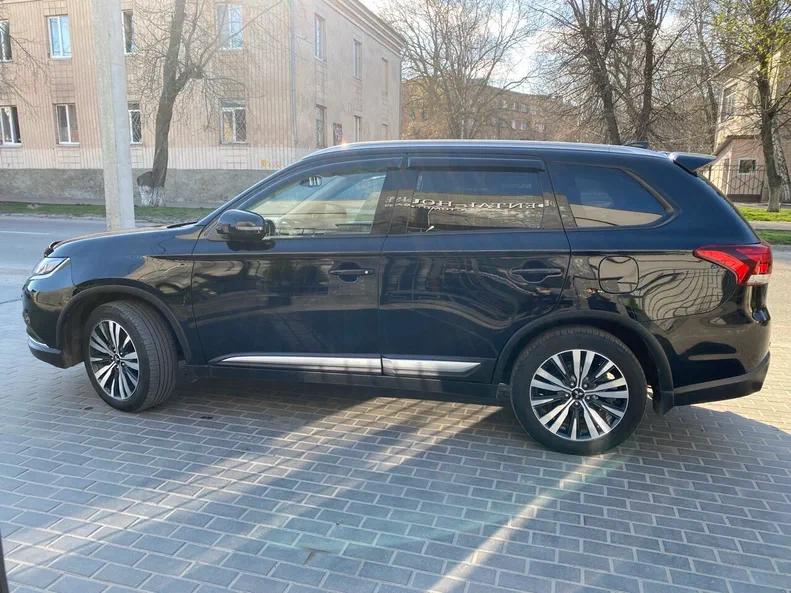 Mitsubishi Outlander 2020