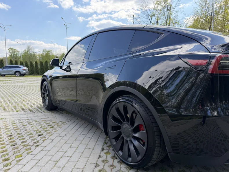 Tesla Model Y 2022 - 6
