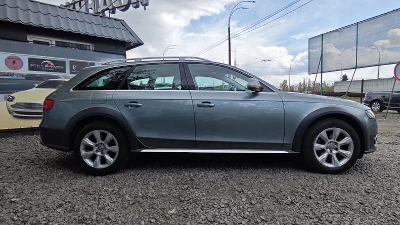 Audi A4 allroad 2011