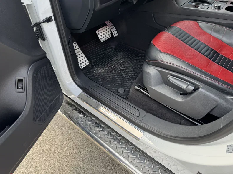 Volkswagen Touareg 2013 - 16