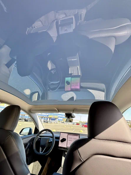 Tesla Model Y 2025 - 13
