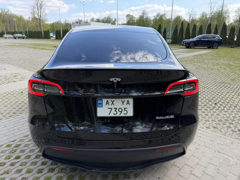 Tesla Model Y 2022 - 13