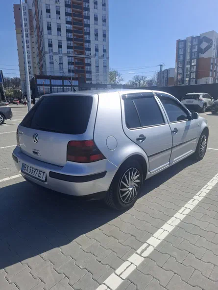 Volkswagen Golf 2002