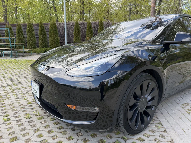 Tesla Model Y 2022 - 9