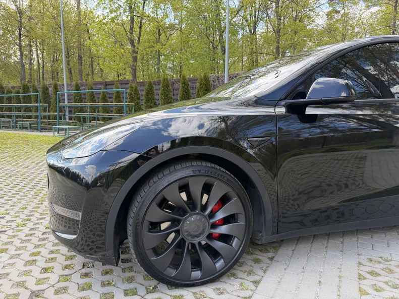 Tesla Model Y 2022 - 8
