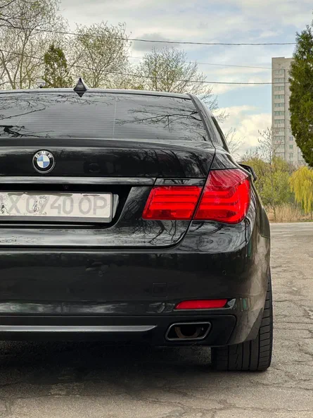 BMW 7 серія 2011 - 21