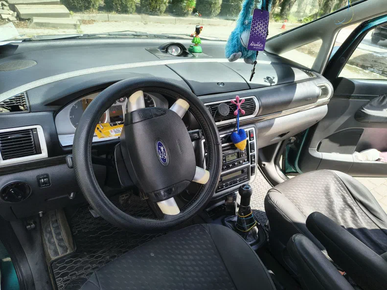 Ford Galaxy 2000 - 11