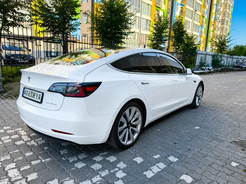 Tesla Model 3 2019 - 1