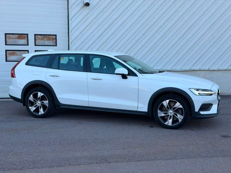 Volvo V90 Cross Country 2021 - 2