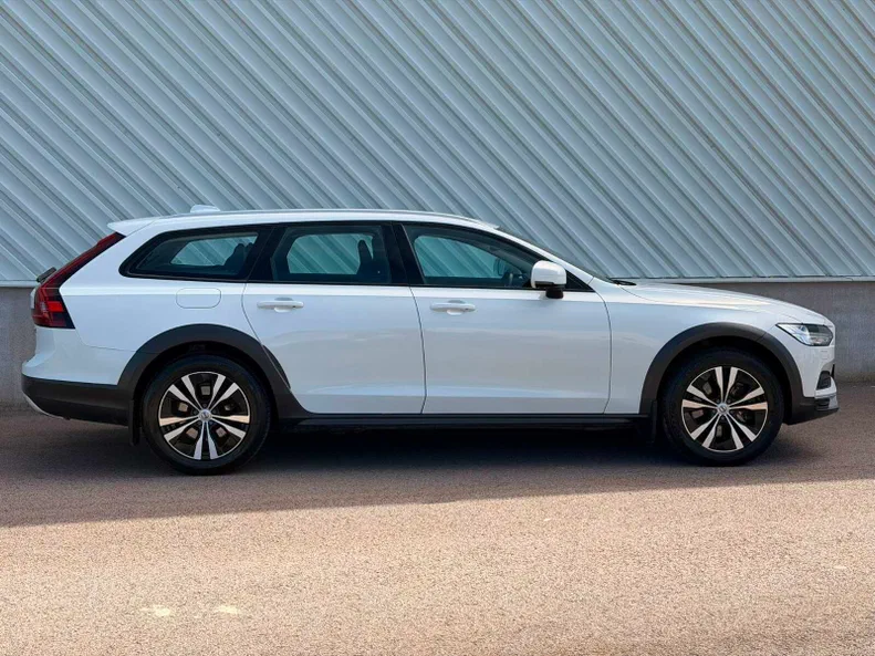 Volvo V90 Cross Country 2021 - 4