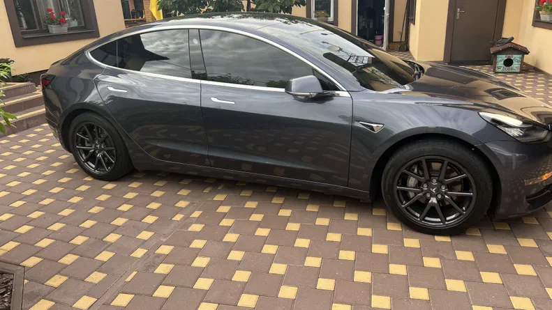 Tesla Model 3 2019 - 9