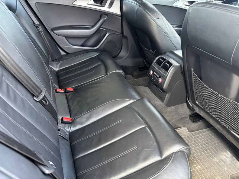 Audi A6 2011 - 16