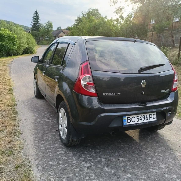 Renault Sandero 2010 - 6