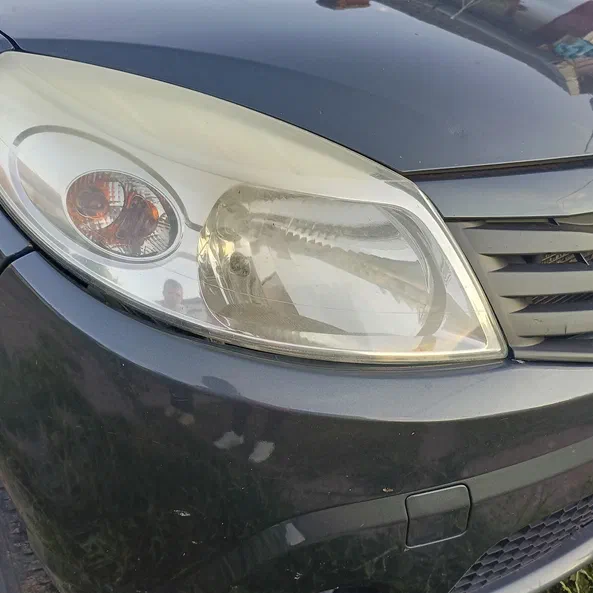Renault Sandero 2010 - 8