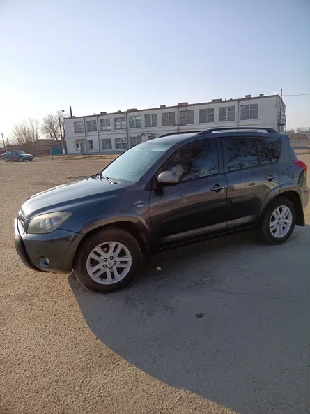Toyota RAV4 2007 - 8