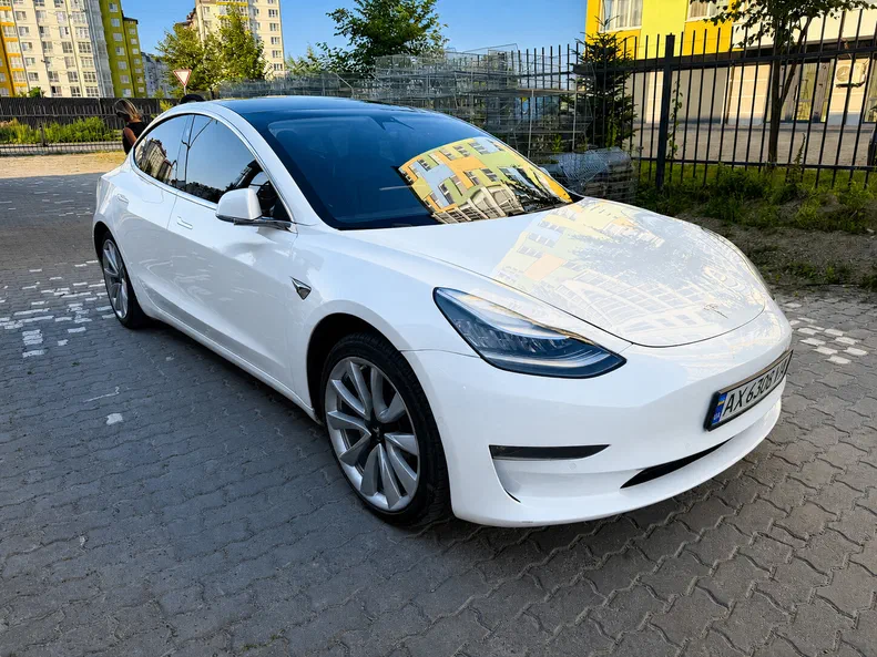 Tesla Model 3 2019 - 2