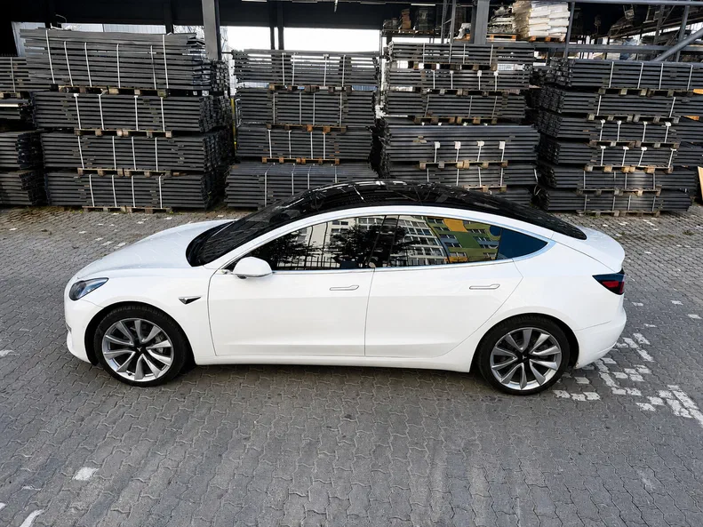Tesla Model 3 2019 - 3