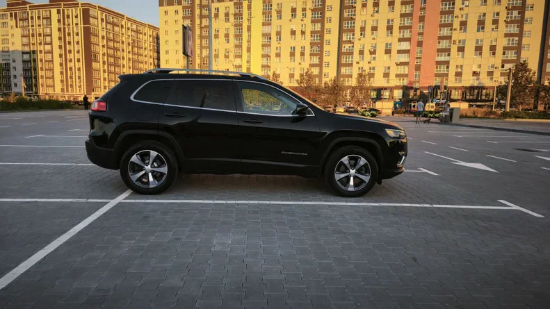 Jeep Cherokee 2019 - 3
