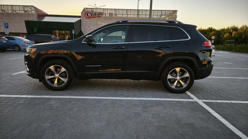 Jeep Cherokee 2019 - 8