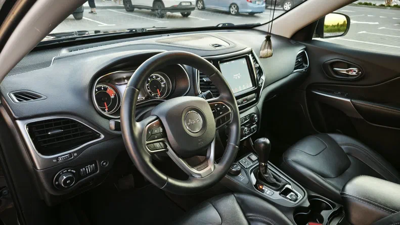 Jeep Cherokee 2019 - 16