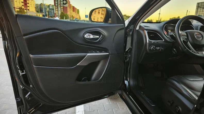 Jeep Cherokee 2019 - 4