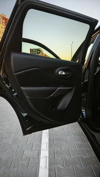 Jeep Cherokee 2019 - 24