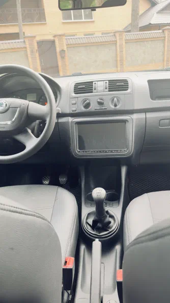 Skoda Fabia 2011 - 4