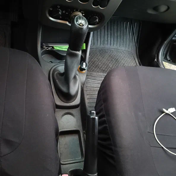 Renault Sandero 2010 - 14