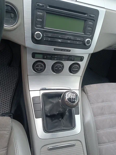 Volkswagen Passat 2005 - 9