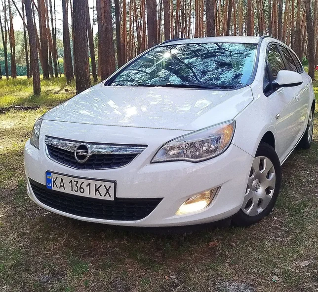 Opel Astra 2011 - 0