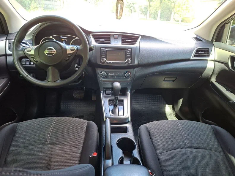 Nissan Sentra 2018 - 6