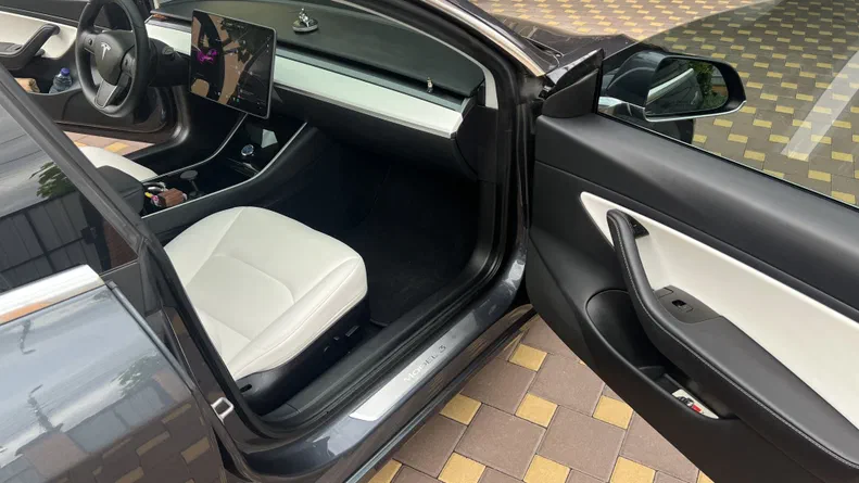 Tesla Model 3 2019 - 1