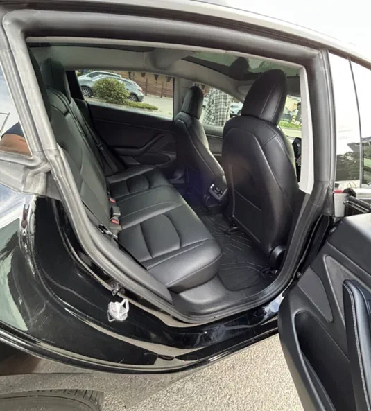 Tesla Model 3 2021 - 11