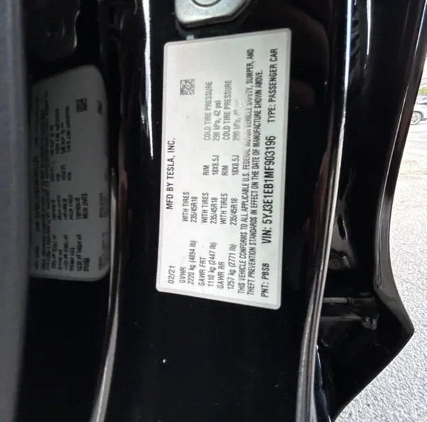 Tesla Model 3 2021 - 1