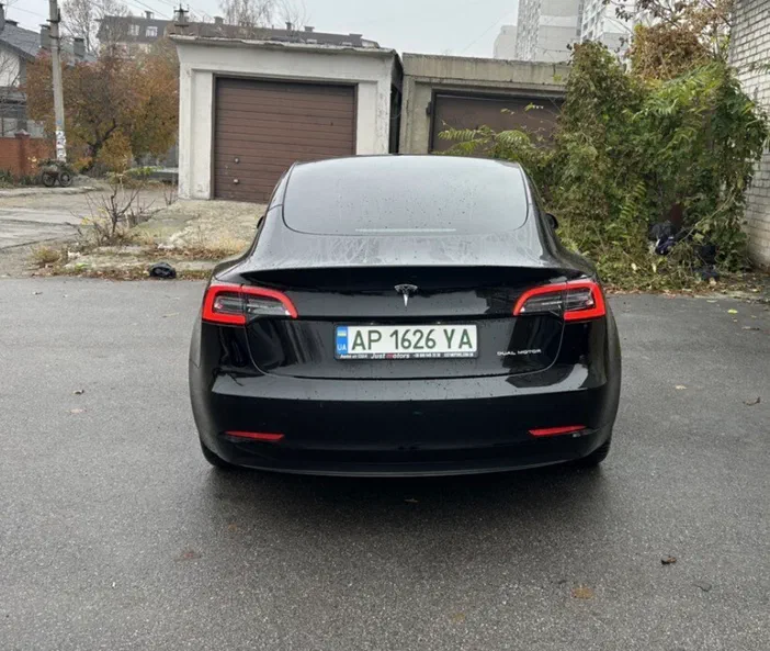 Tesla Model 3 2021 - 6