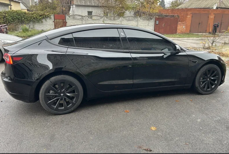 Tesla Model 3 2021 - 5