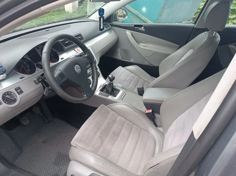 Volkswagen Passat 2005 - 5