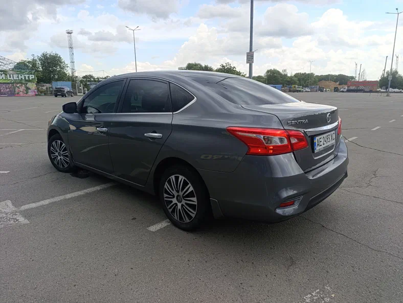 Nissan Sentra 2018 - 6