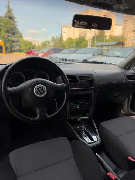Volkswagen Golf 2002 - 9