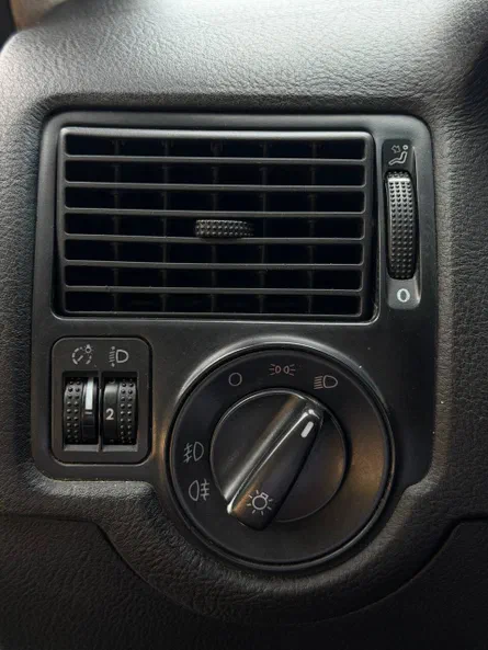 Volkswagen Golf 2002 - 16