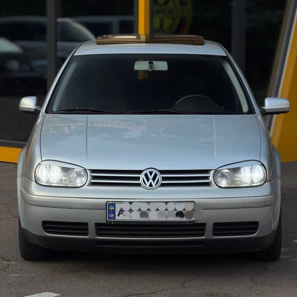 Volkswagen Golf 2002 - 0