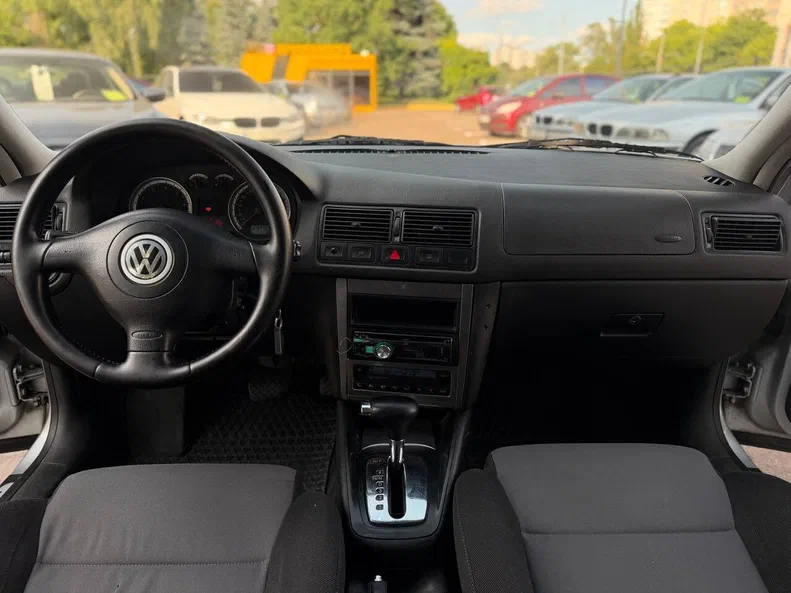 Volkswagen Golf 2002 - 8