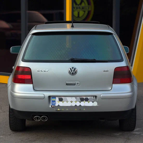 Volkswagen Golf 2002 - 1