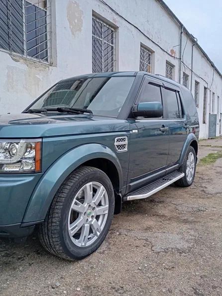 Land Rover Discovery 2012