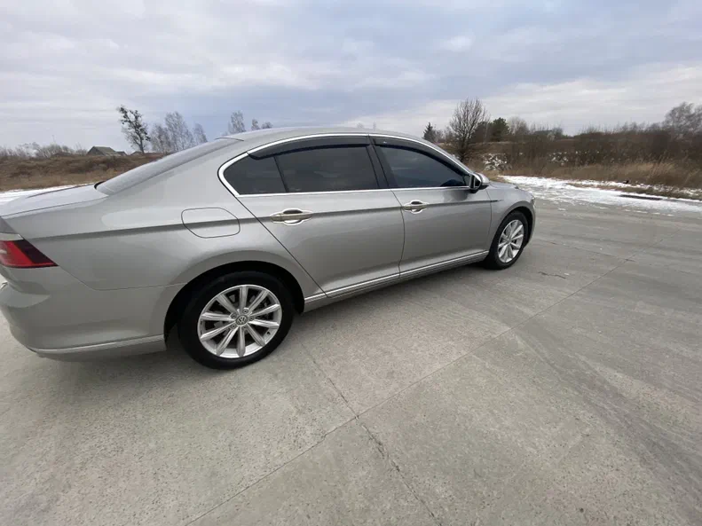 Volkswagen Passat 2016 - 24