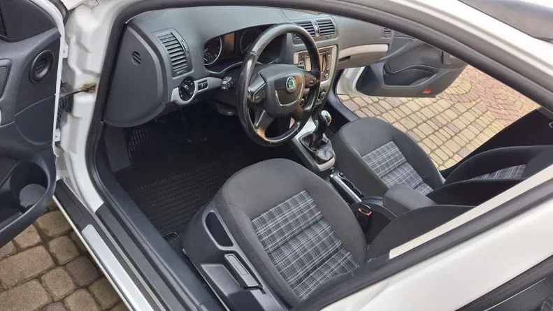 Skoda Octavia 2012 - 7