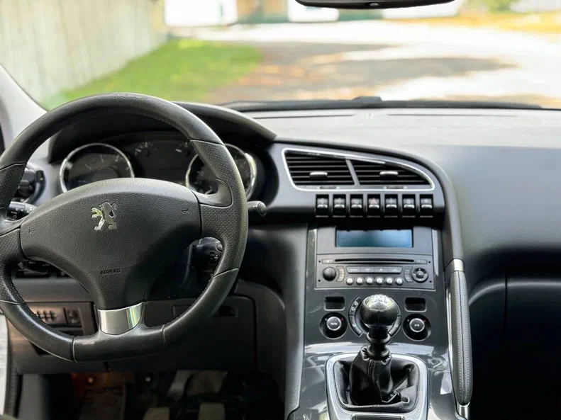 Peugeot 3008 2011 - 11